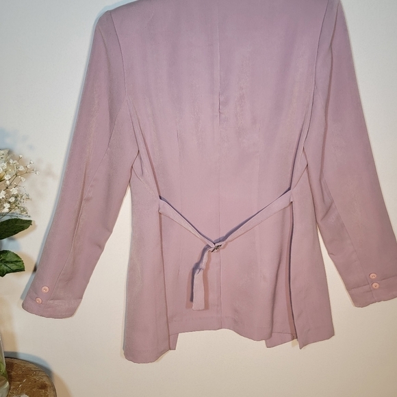 VINTAGE light mauve blazer. Typhany. Back tie. Fitted. - Picture 8 of 10